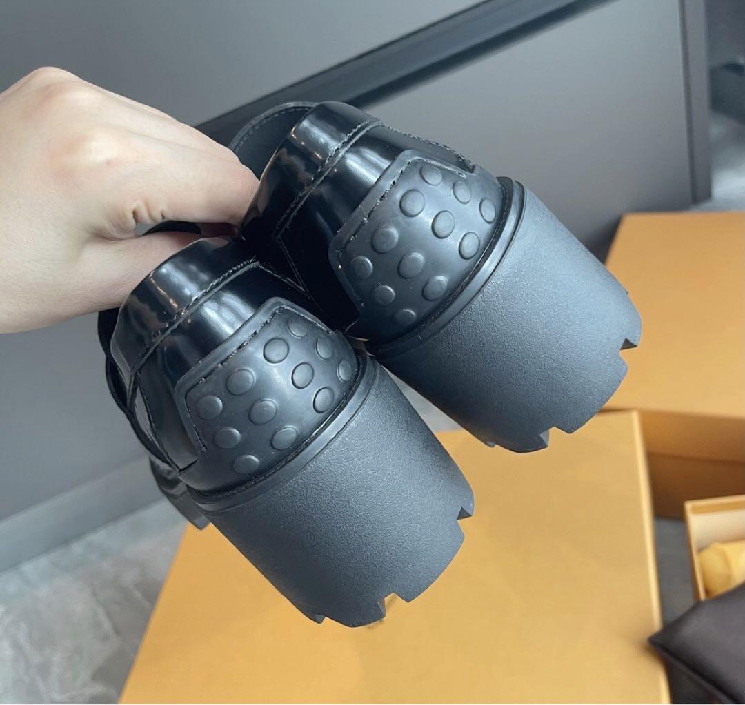 新品TOD’Sトッズ レザーローファー黒　.38 サイズ