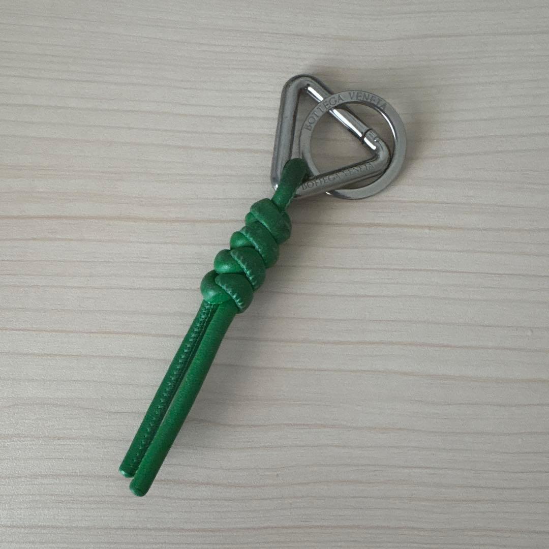 BOTTEGA VENETA トライアングル キーリング グリーンBottega Veneta