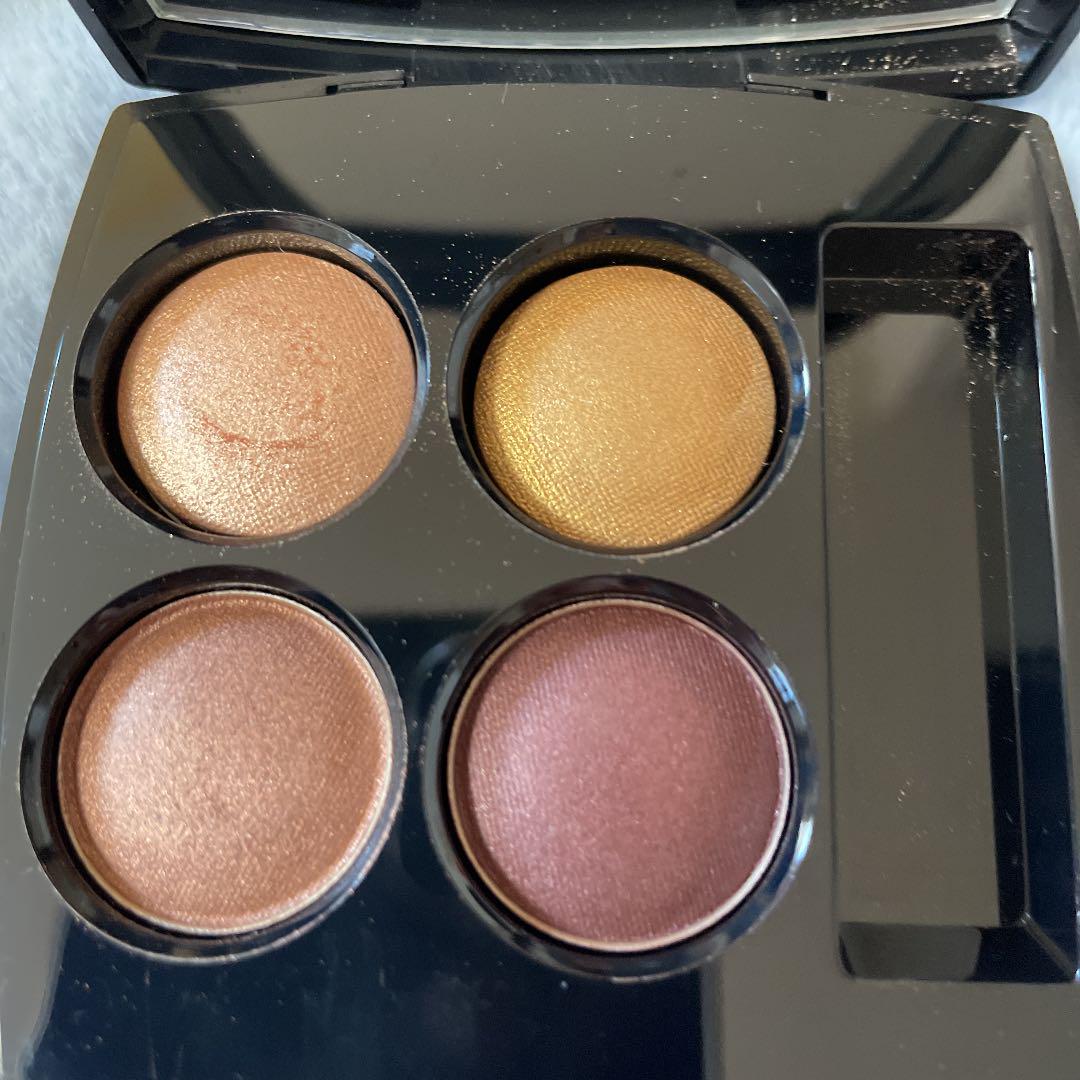 CHANEL♡レ キャトル オンブル 382 ルミエール エ ヴィブラシオン