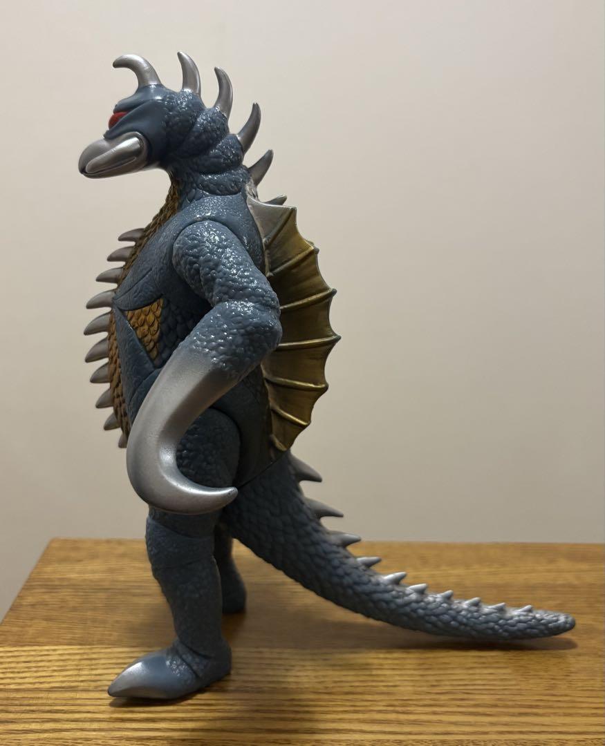 ガイガン ソフビ 希少色 バンダイ ゴジラ ムービーモンスターシリーズ