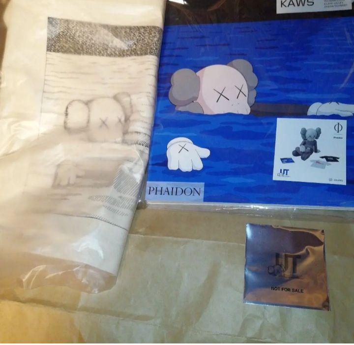 (新品未開封)KAWS　アートブック トートバッグ付 ギフ_包装】 WARHOL + KAWS x Book Art 2024 Collaboration