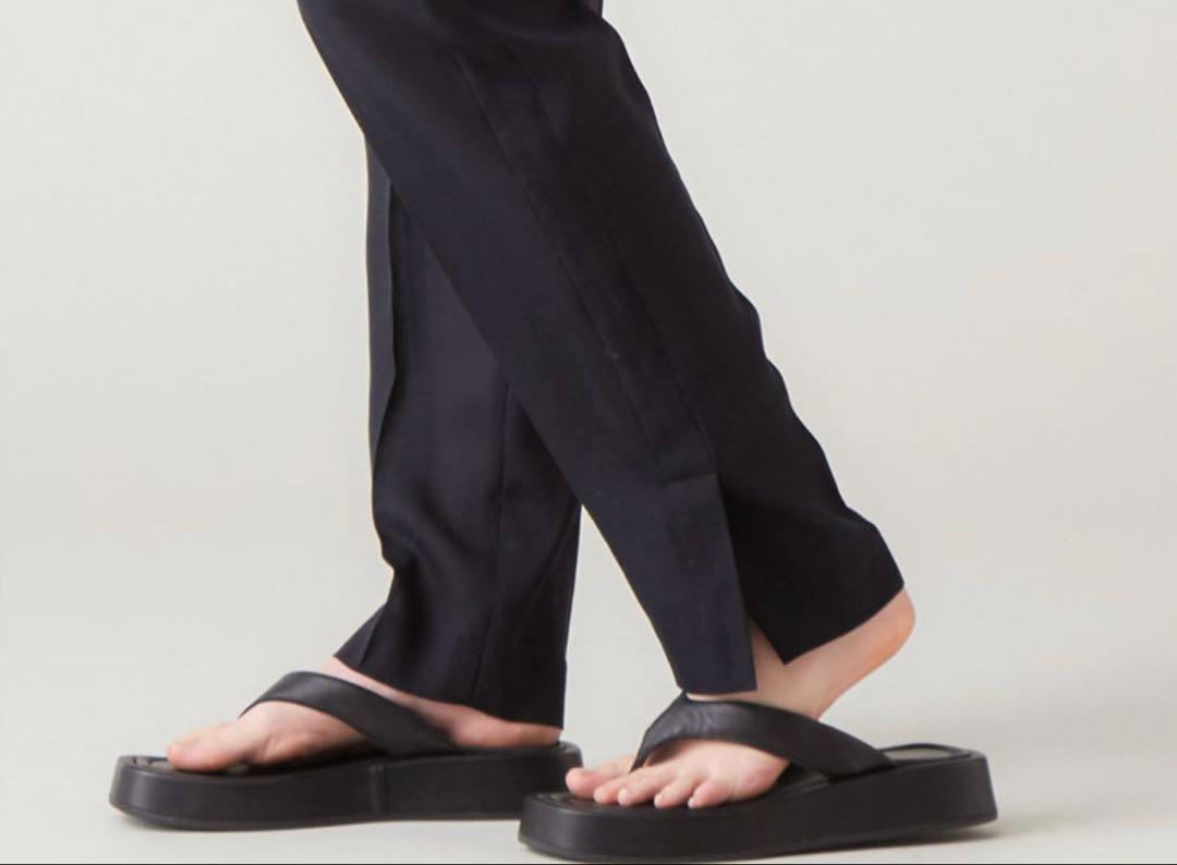 ストレートパンツ