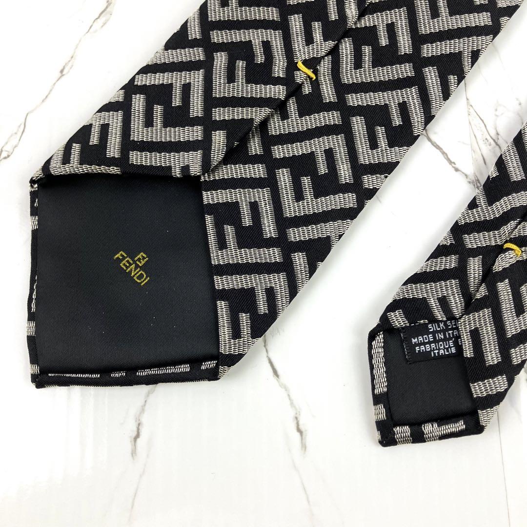 FENDI フェンディ　ネクタイ　ズッカ柄　ズッキーノ　ブラック×シルバー