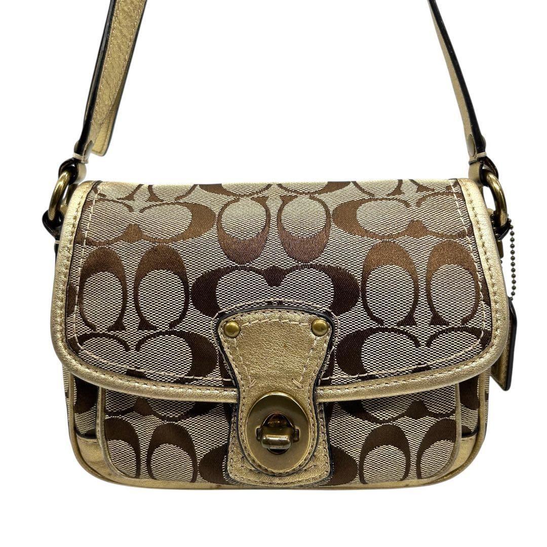 1211 Coach Shoulder Bag TurnLock Gold