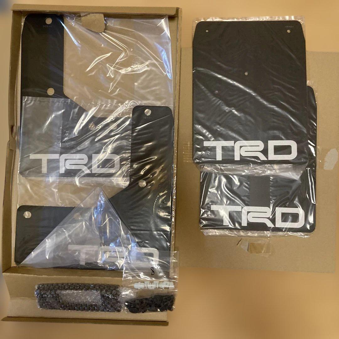 ハイエースTRD マッドフラップ 4枚セット ブラック