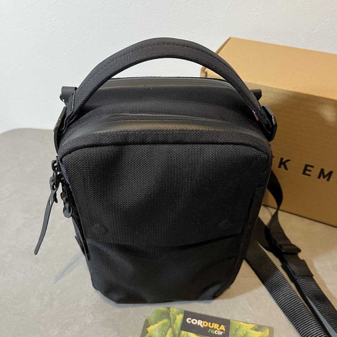 KOMPAK ブラックエンバー　BLACK EMBER ショルダーバッグ　極美品