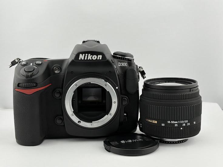 ★極上美品の訳アリ★ ニコン NIKON D300 ボディ/レンズキッド ☆極上美品の訳アリ☆ ニコン NIKON D300 ボディ/レンズキッド