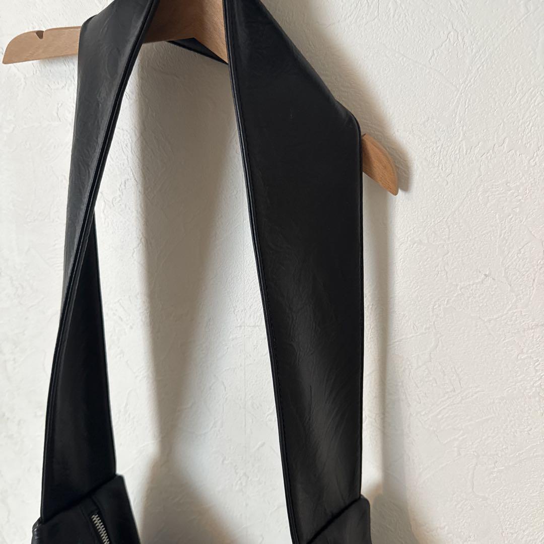 HARE BIGオーバルBAG ショルダーバッグ　たすき掛け　ビッグクロワッサン