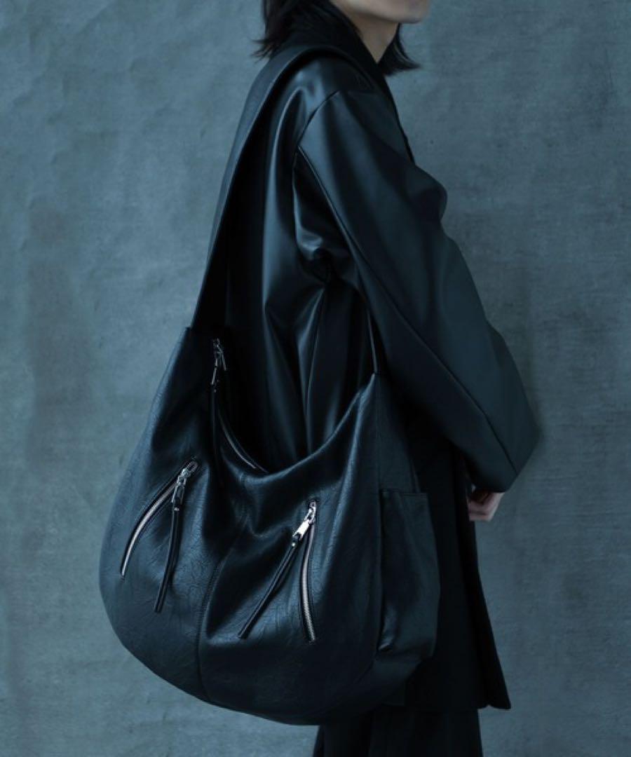 HARE BIGオーバルBAG ショルダーバッグ　たすき掛け　ビッグクロワッサン