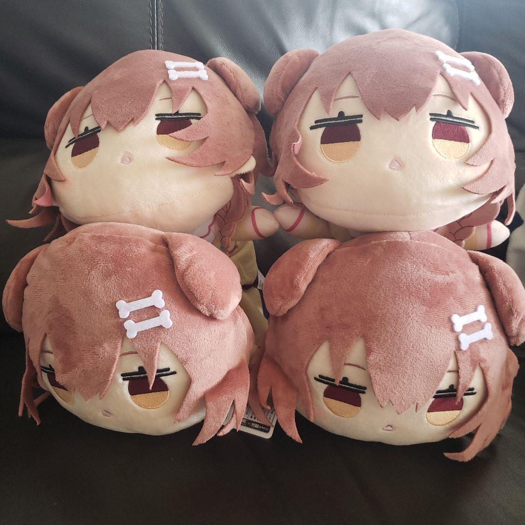 戌神ころね　ホロライブ　寝そべりぬいぐるみ
