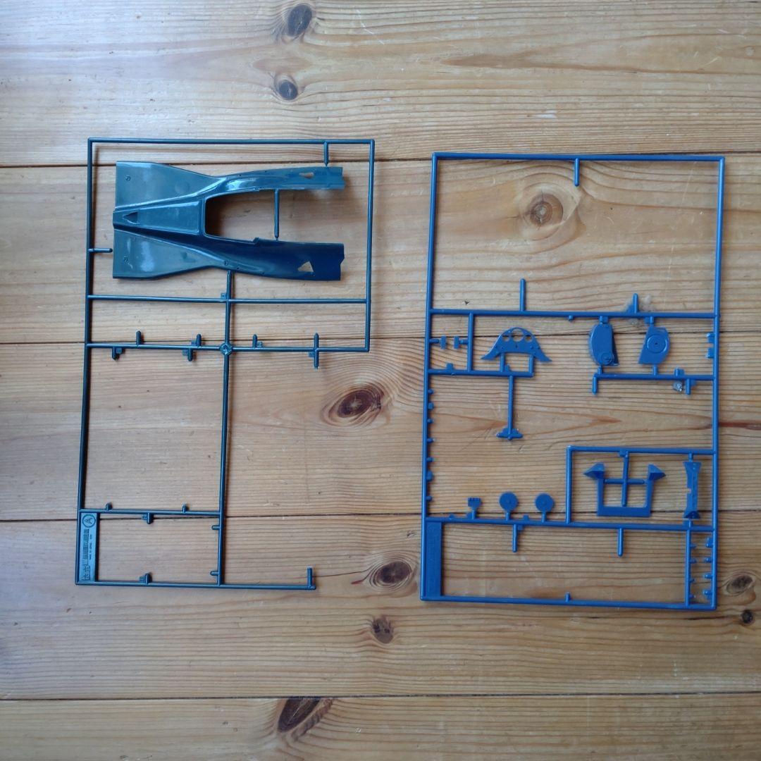 タミヤ Tyrrell Ford F1 1/12スケール (組立途中品) Featuring the Tyrrell Ford F1 Tamiya 1/12 - 1/12 Scale