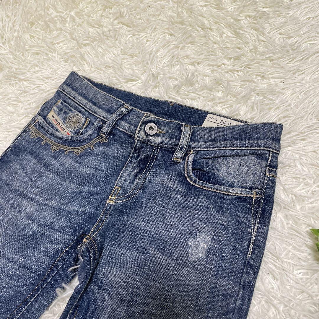 美品　diesel　スキニーデニム　刺繍　ストレッチ　イタリー製　w25 S 美品 diesel スキニーデニム 刺繍 ストレッチ イタリー製 w25 S