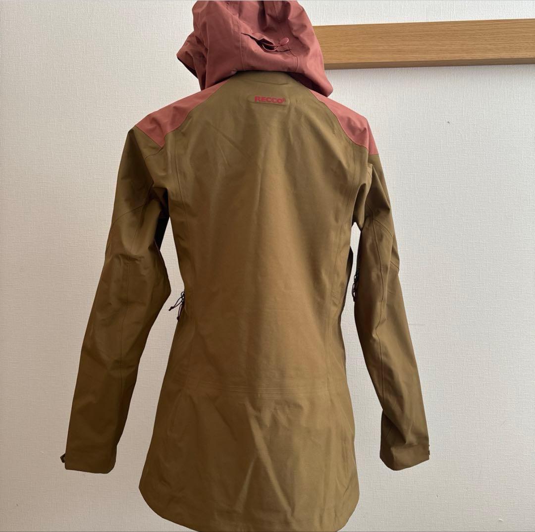 パタゴニア ウィメンズ スノードリフター ジャケット&ビブ Mサイズ パタゴニア ウィメンズ スノードリフター ジャケット&ビブ Mサイズ