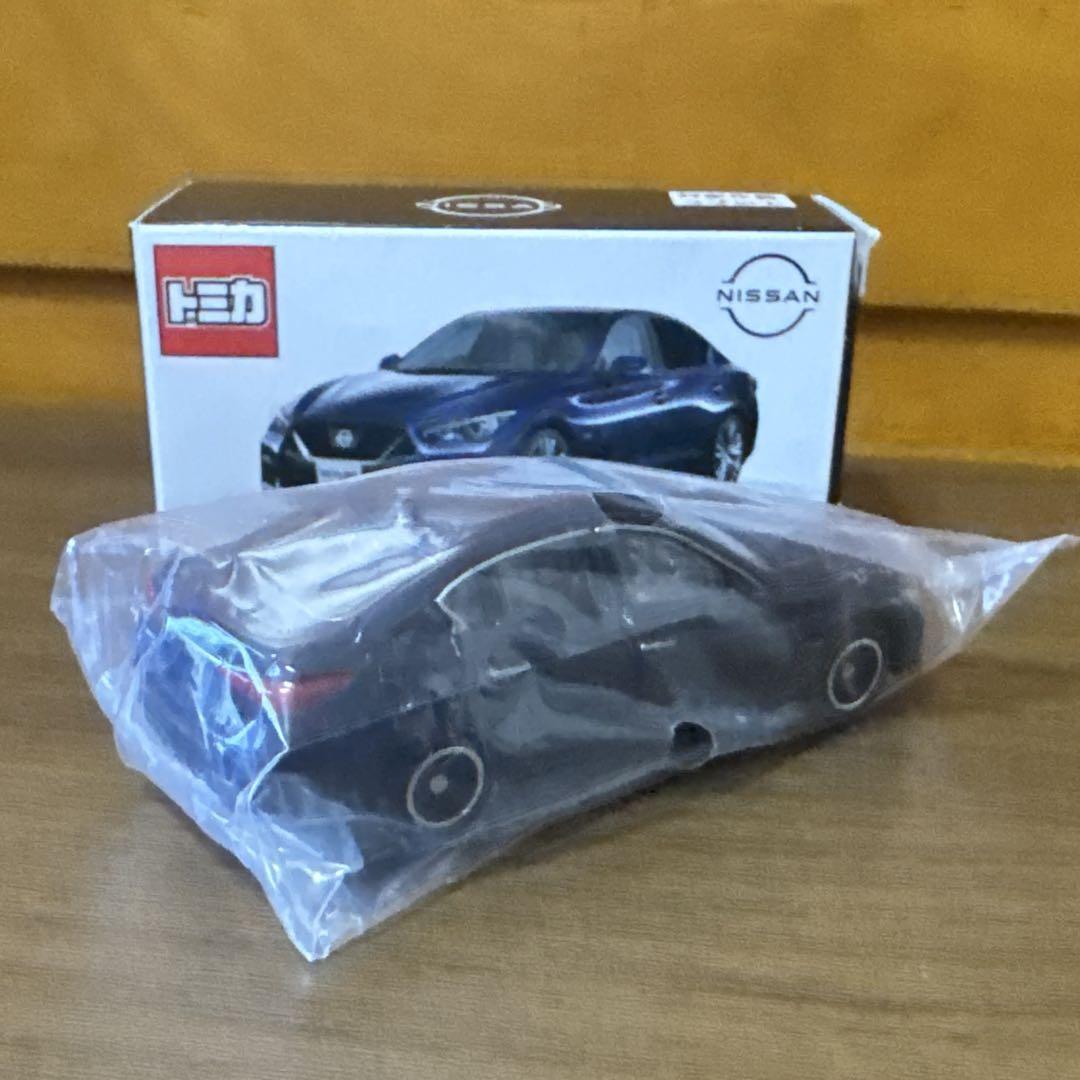 日産オンラインショップで購入したトミカ スカイライン! DEEP