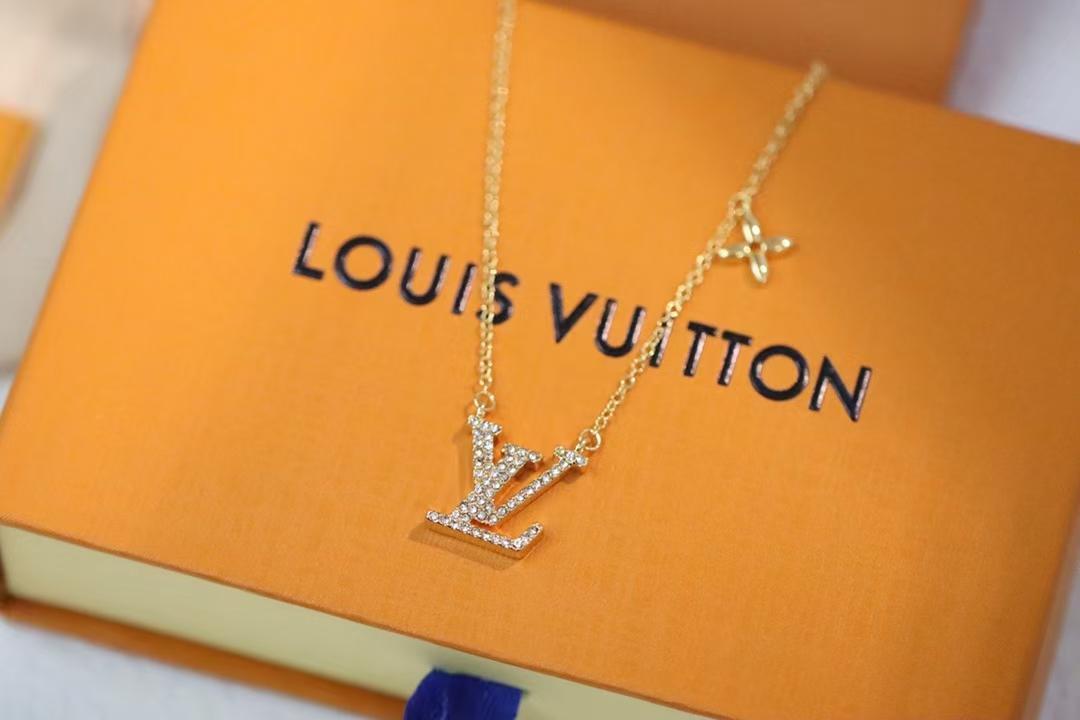 【LVロゴが可愛い♡】Louis Vuitton ネックレス org.jpg