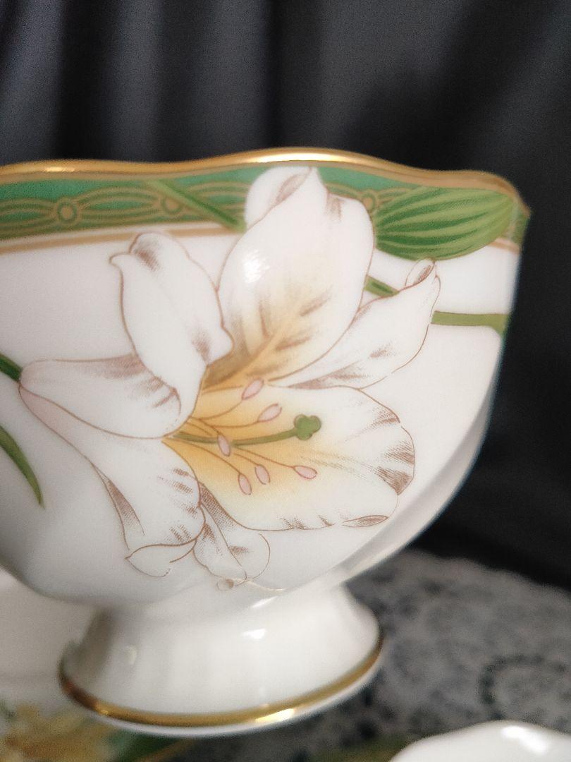 ホヤ ユリの花模様 カップ・ソーサーセット 2客 廃盤品