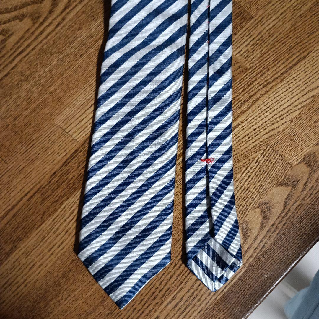 isaia ネクタイ　ネイビーシルバー小物
