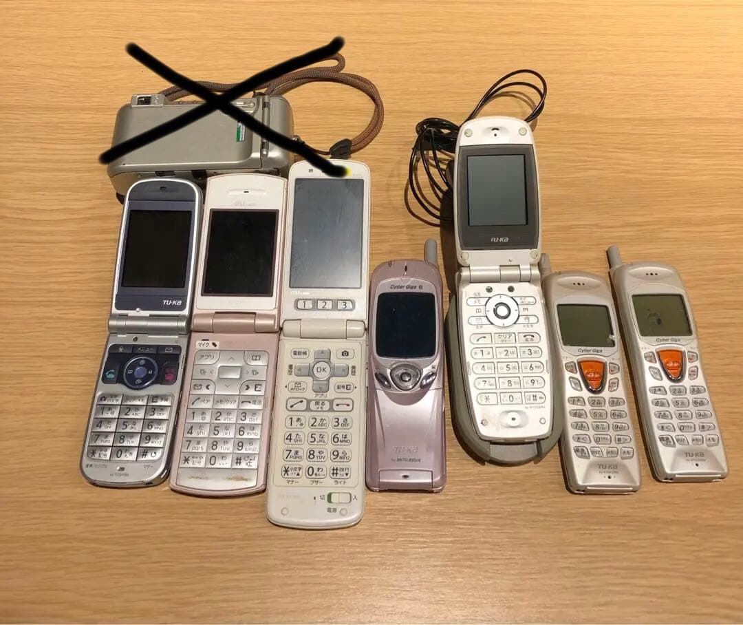 au tu-ka 携帯電話 ガラケー 7台 カメラ 1台 ジャンク まとめ売り