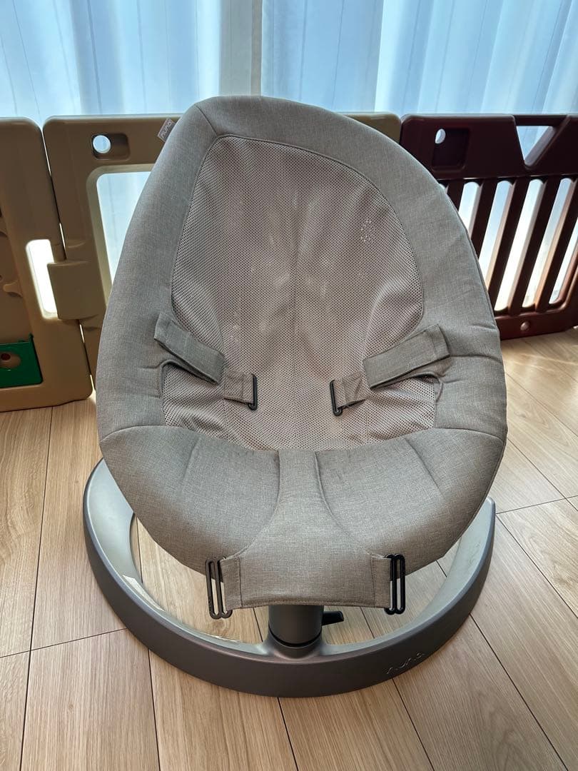NUNA LEAF grow グレー メッシュバウンサー目立った傷や汚れなし