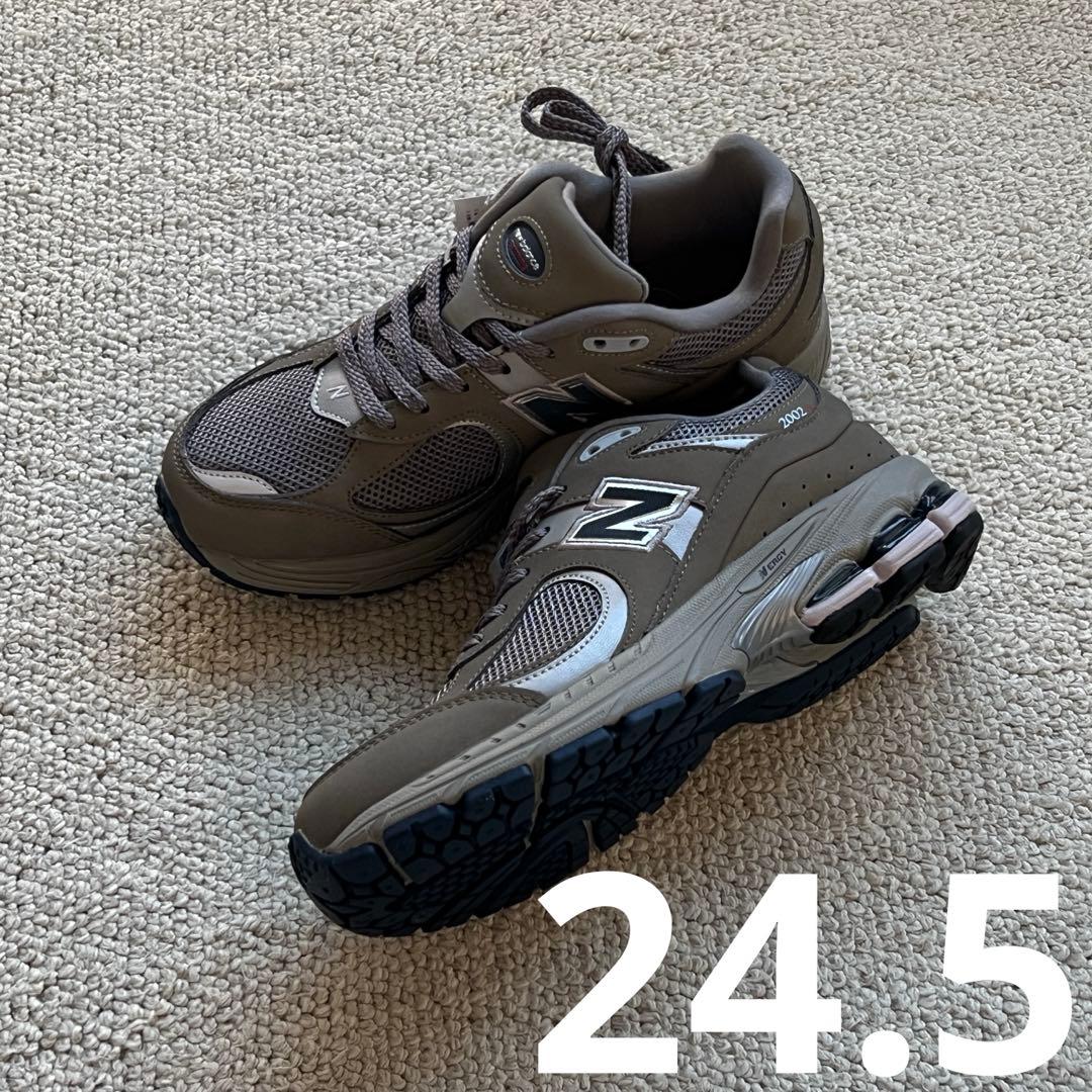 New Balance 2002RA 24.5センチ　グレー 新品未使用