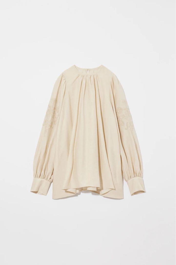 優れた品質 VOLUME SLEEVE EMBROIDERY BLOUSE EAPHI - メルカリ トップス