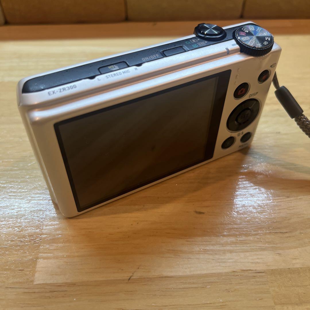 Casio カシオ EXILM EX-ZR300 デジタルカメラ ジャンク？