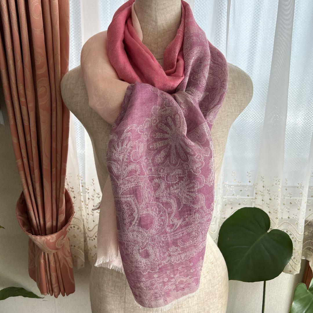 イタリー発★ETRO★【エトロ】大判　ストール　ピンクグラデーション