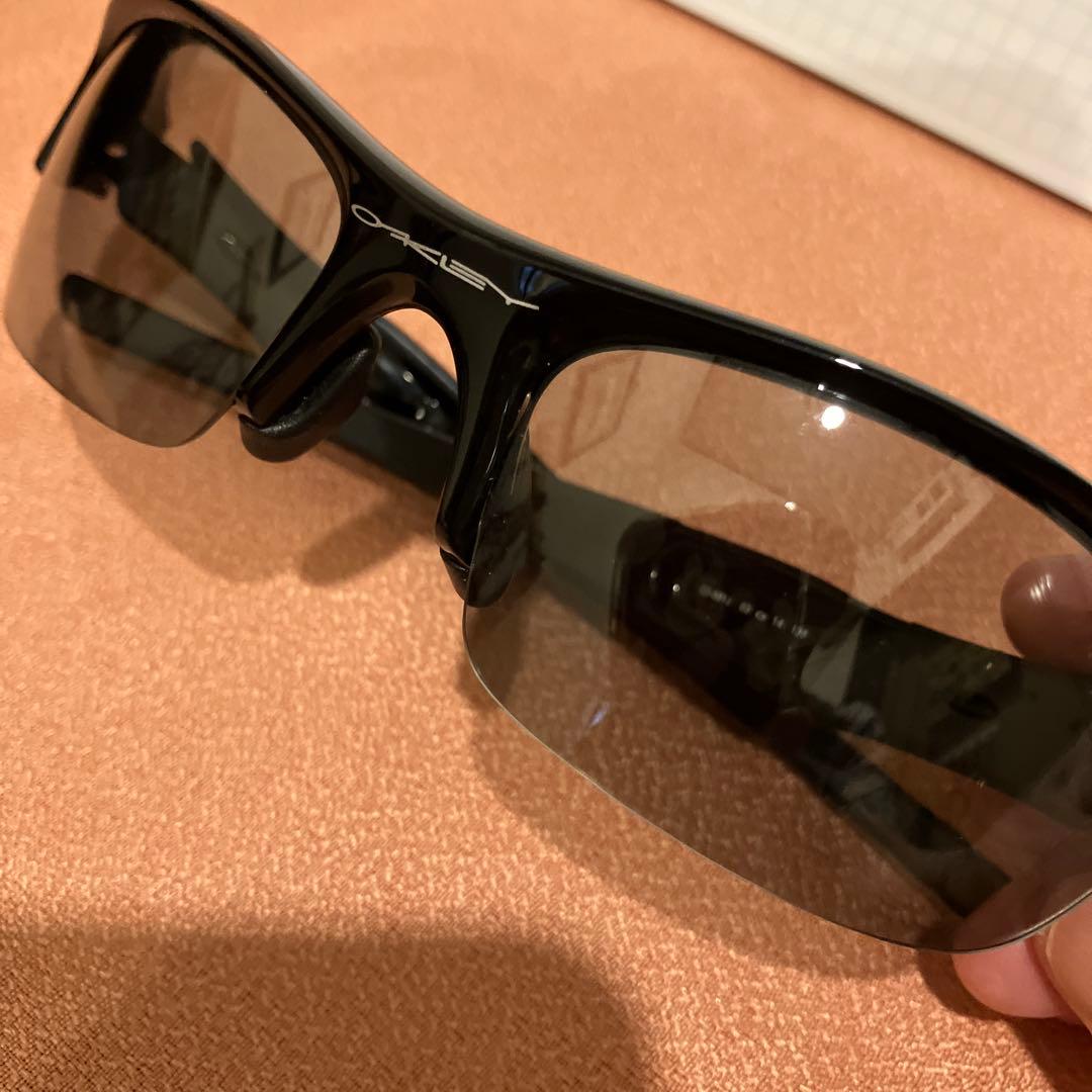 [最終価格]]Oakley サングラス ブラック　薄いグレー　フレーム ブラック