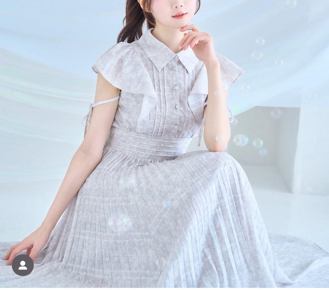 新品タグ付きRosemuse pleats floral print dress