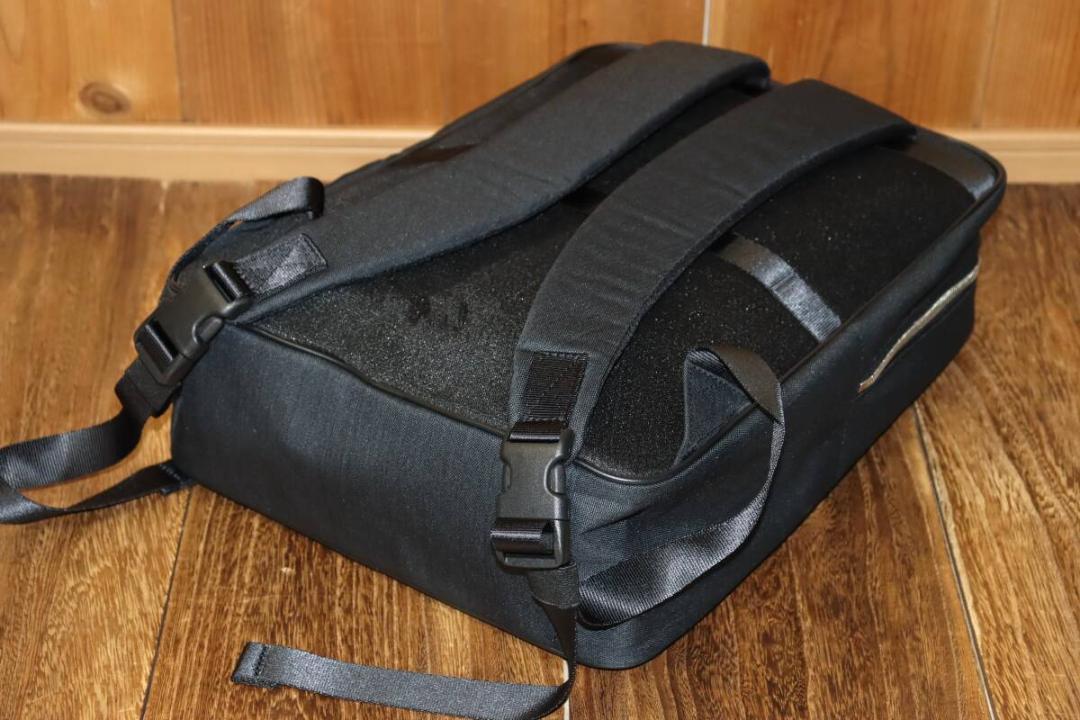 新品　IS/IT ビジネスリュック B4 撥水 税込定価2万6400円　Ⓗ