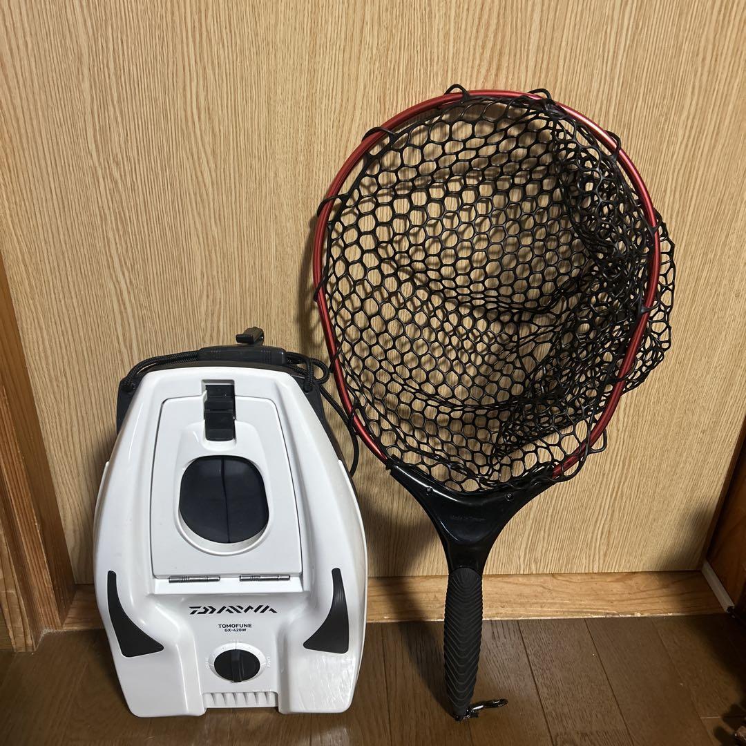 ダイワ鮎友舟 GX-420 ライトグレーと リアルメソッドのランディングネット