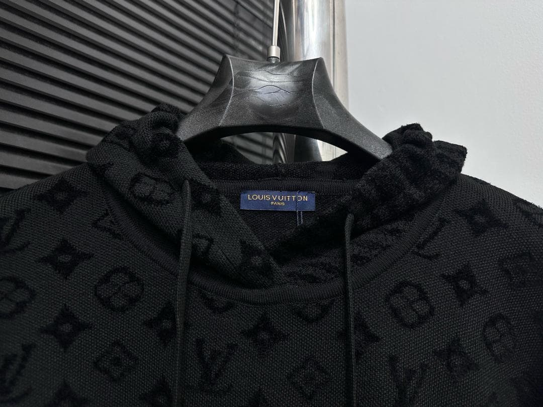 Louis Vuittonブラック ロゴパターン フード付きパーカー