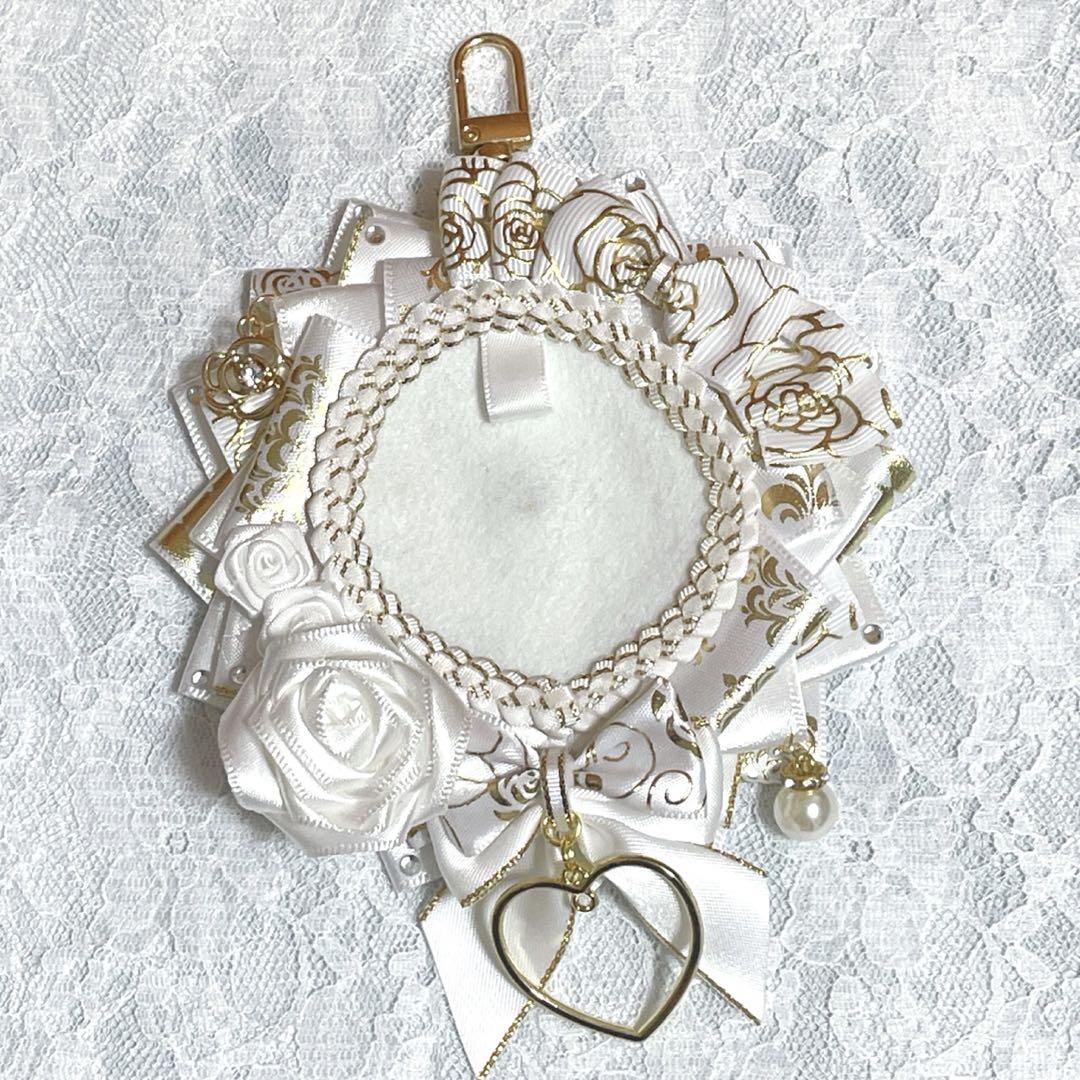 【展示品】ホワイト × ゴールド ♡ 缶バッジロゼット 画像1