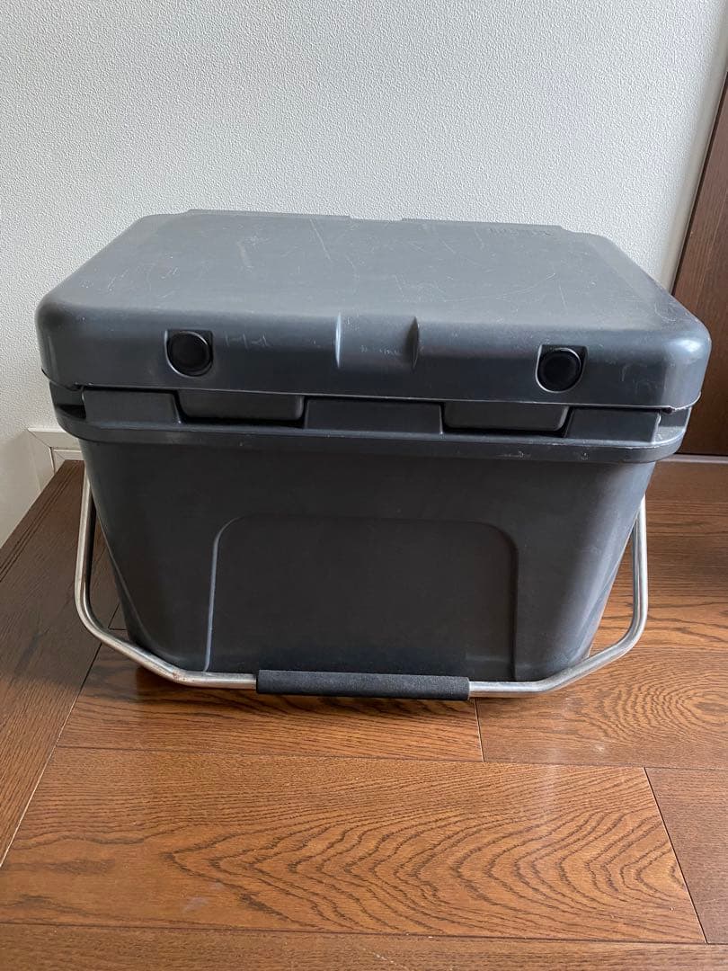 《YETI 》イエティ クーラーボックス ローディー20 チャコール 《YETI 》イエティ クーラーボックス ローディー20 チャコール