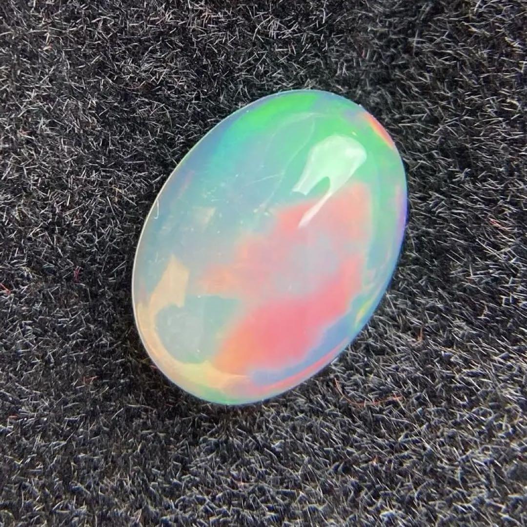 ヴィヴィッド遊色♡ 天然オパール　1.44ct ルース　カボション　裸石　宝石