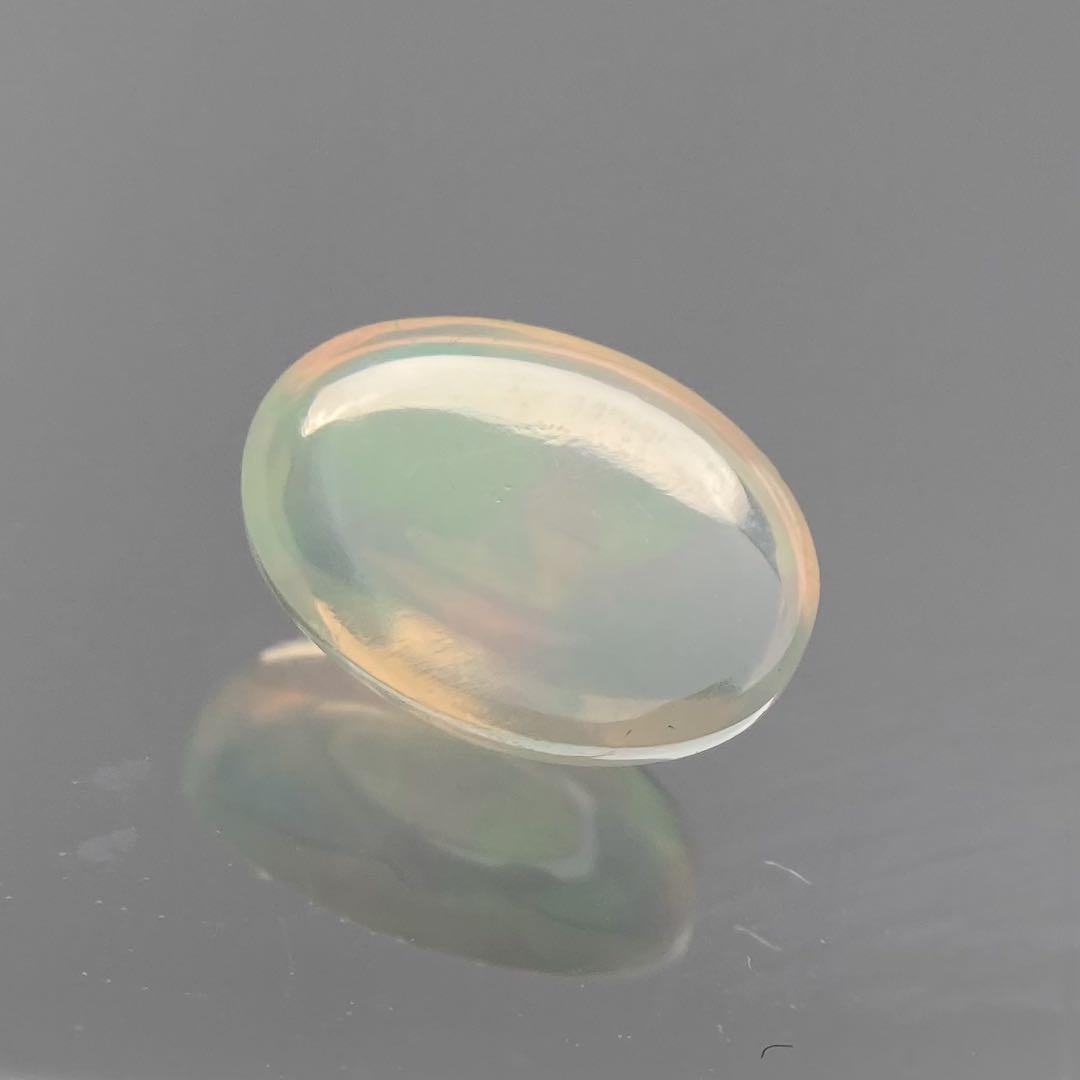 ヴィヴィッド遊色♡ 天然オパール　1.44ct ルース　カボション　裸石　宝石