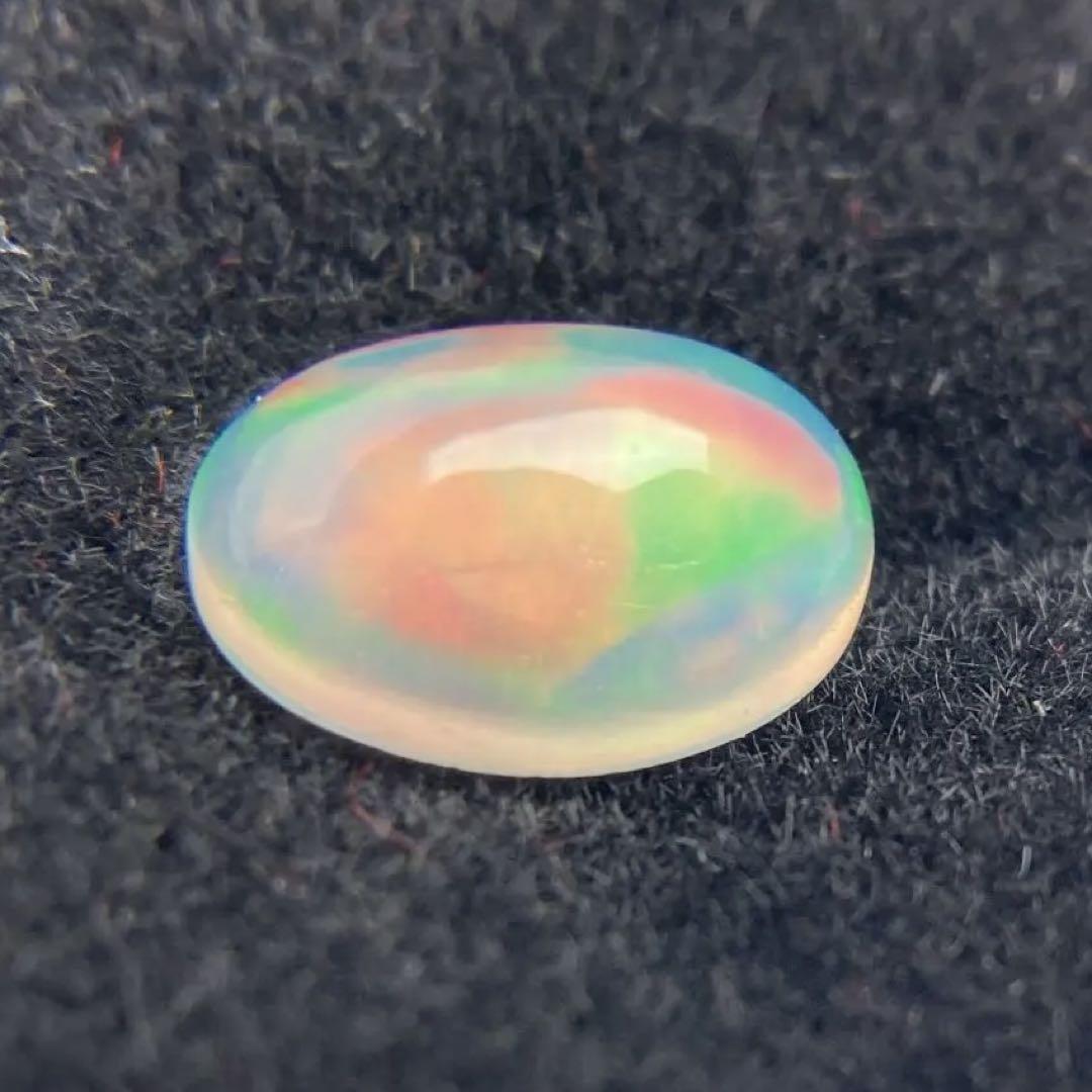 ヴィヴィッド遊色♡ 天然オパール　1.44ct ルース　カボション　裸石　宝石