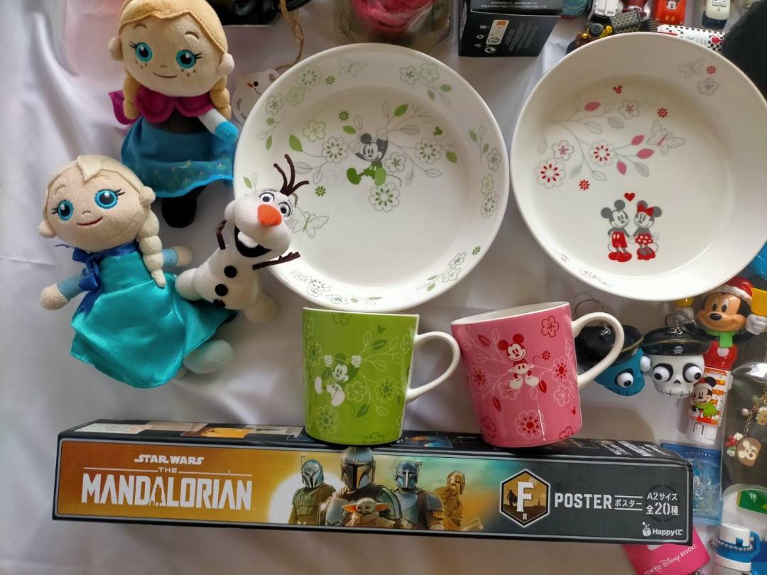 ディズニー グッズまとめ売りカチューシャ　ぬいぐるみ　ファンキャップ　皿コップ等