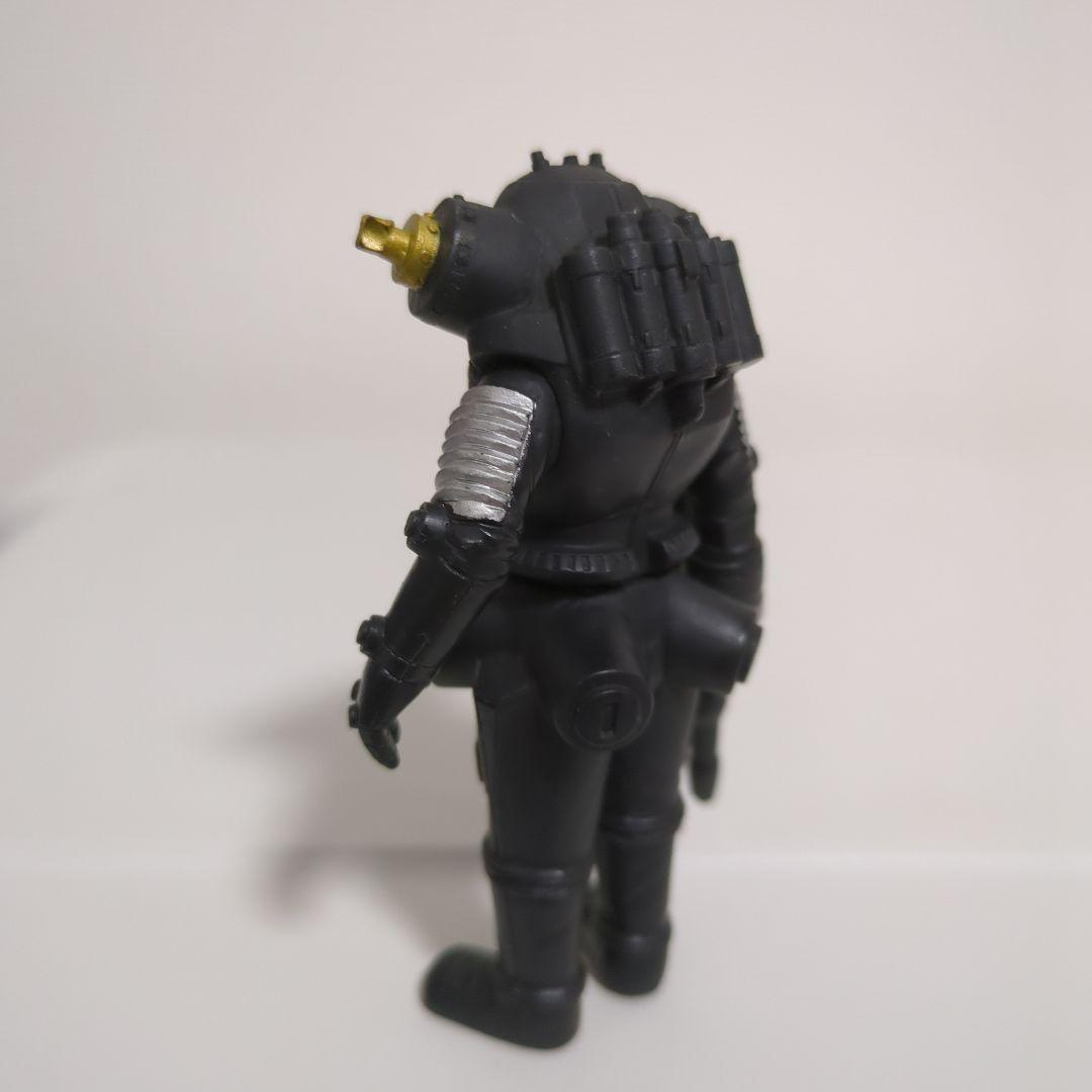 □ キングジョーブラック ソフビ ©1957円谷プロ BANDAI2002
