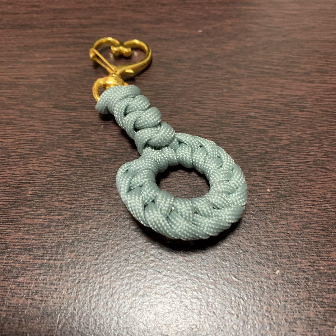 パラコードハンドメイドキーホルダー ハート型ナスカン付き メルカリ パラコードハンドメイドキーホルダー ハート型ナスカン付き メルカリ