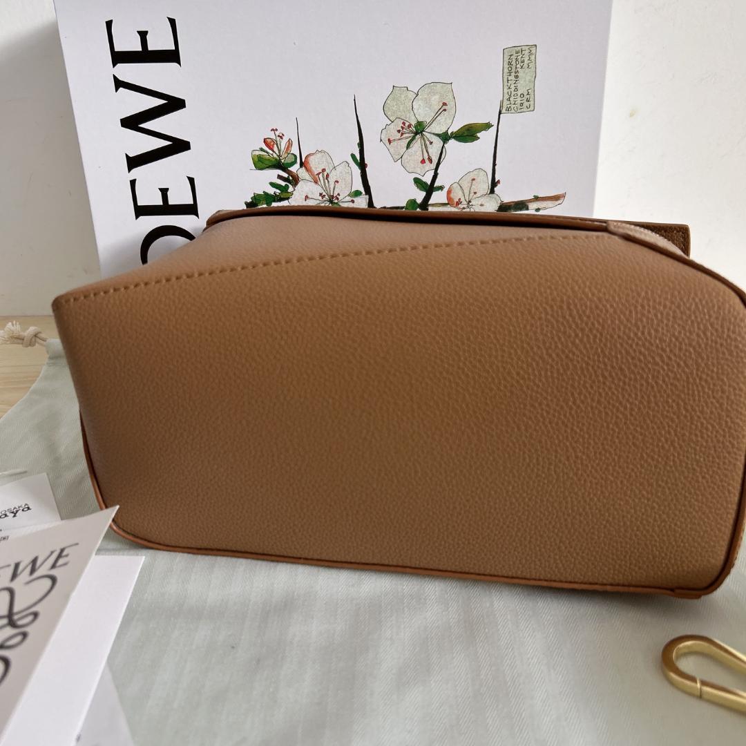 LOEWE パズルバッグ