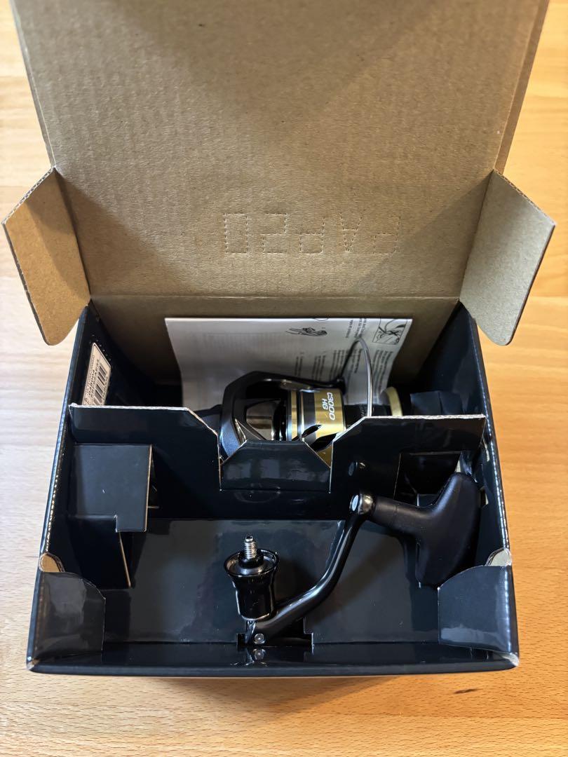 【新品未使用】シマノ 25アルテグラ C3000HG スピニングリール