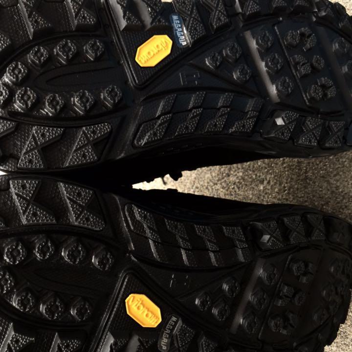 定番大人気 新品 HOKA ONEONE 9.5 ブラック EIgQZ-m30915745793 爆買い好評