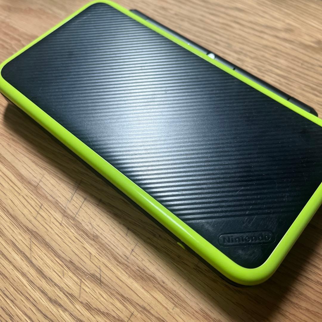 New 2DS LL 黒 緑 本体目立った傷や汚れなし UP786_INFO