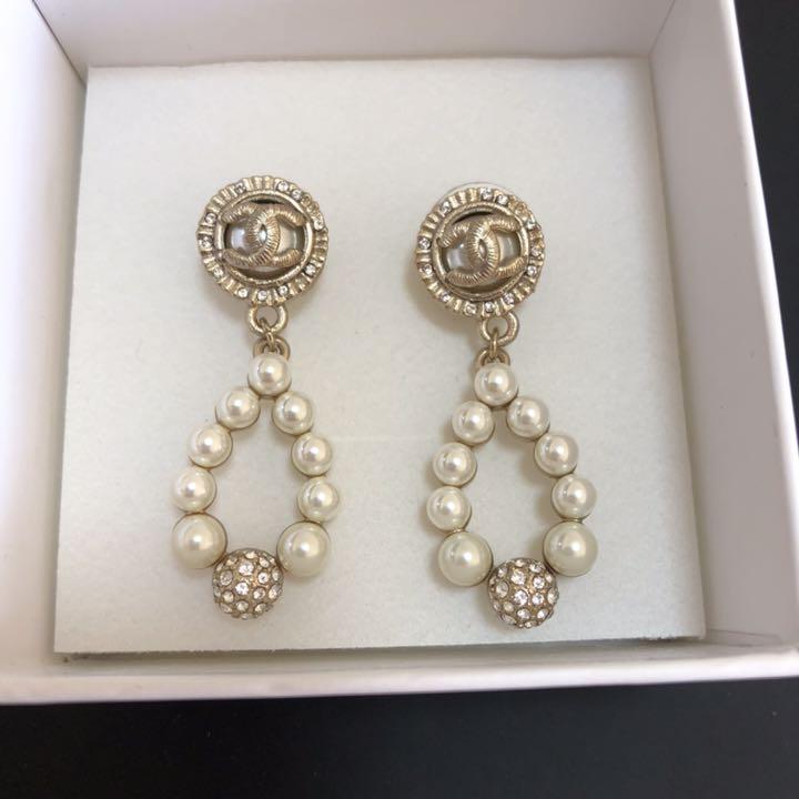 48%割引ホワイト系【再入荷!】 CHANEL シャネル パール ピアス ココ 正規品が格安入手 9.2*8mms925 ピアス 【天然】タイチンクオーツ ピアス(両耳用)