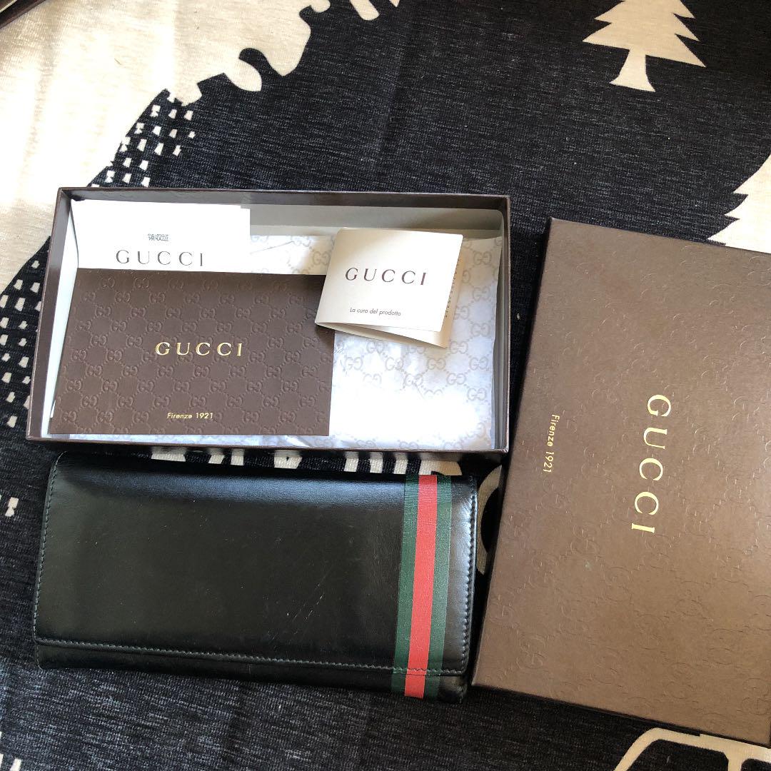 【未使用品】GUCCI(グッチ)二つ折り長財布 AU033