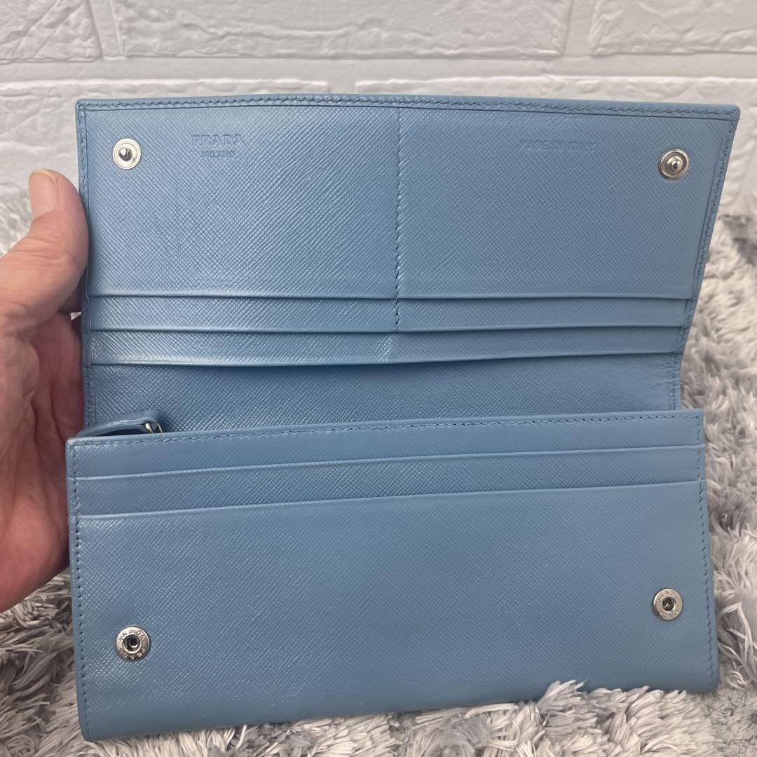 美品✨PRADA 長財布　くすみブルー　サファイアーノ　三角ロゴ　メンズ