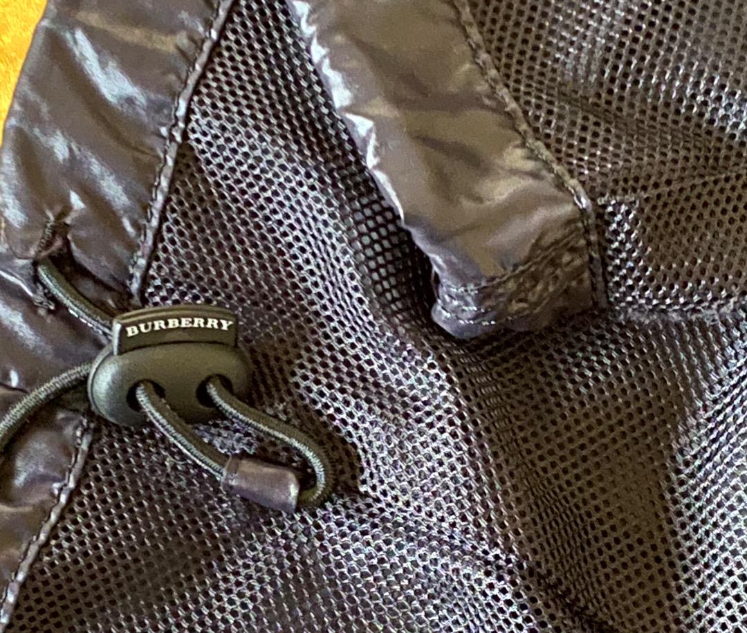 Burberry ブラックナイロンジャケット　レディース　L