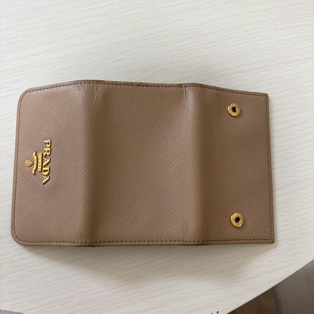 PRADA サフィアーノレザー キーケース ベージュ - メルカリ