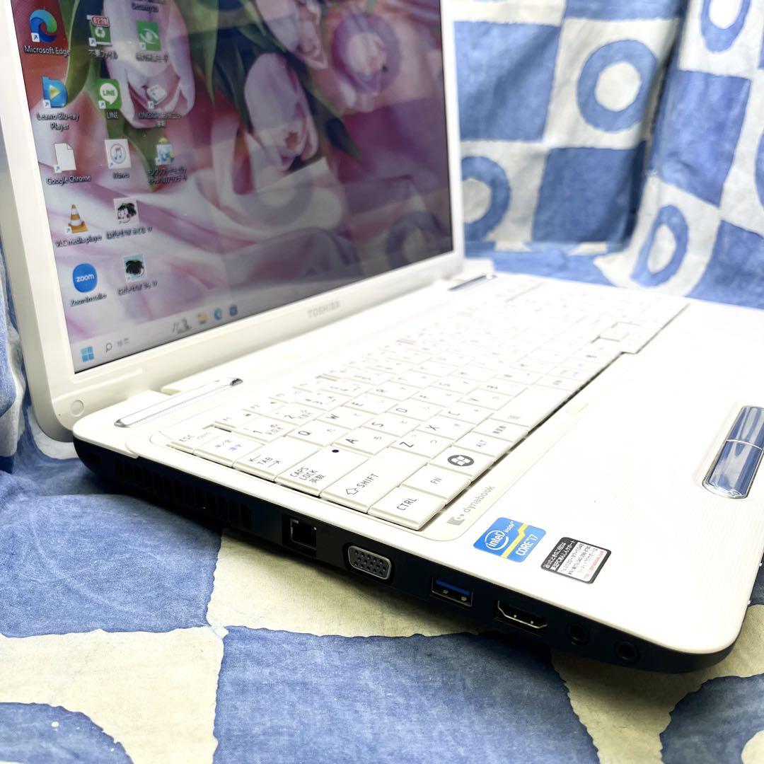 Windows11☆i7☆人気白ノートパソコン♪webカメラで研修も！ブルーレイ Windows11☆i7☆人気白ノートパソコン♪webカメラで研修も